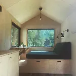 Elevated Tiny House Glamping בית נופש